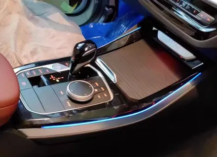 BMW X3 X4 iX3 기어패널 엠비언트 확장 시공 작업.
