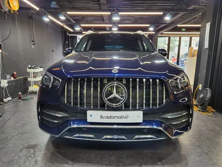 벤츠 W167 GLE 시트백 엠비언트 + 실내 카본트림 + 2열 선쉐이드.