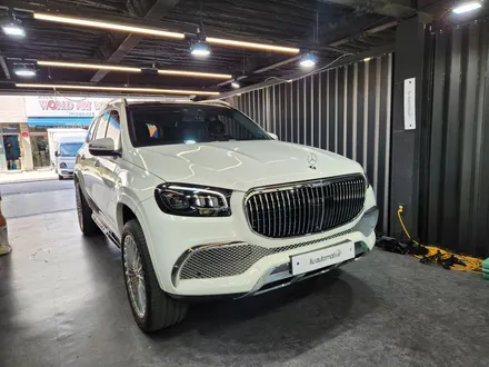 벤츠 GLS 마이바흐 전동 사이드스텝 2024 업그레이드 버전.