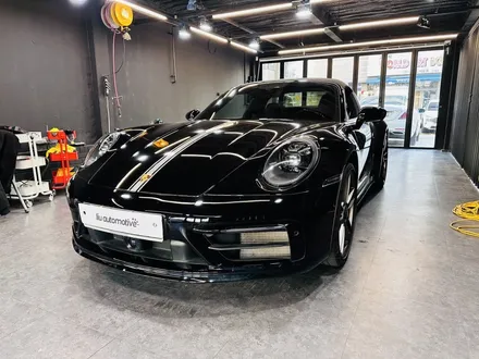 포르쉐 992 GTS 화이트 타코미터 컬러 변경.