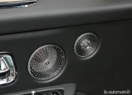 롤스로이스 컬리넌 비스포크 오디오 스피커 커버 교체 작업.
