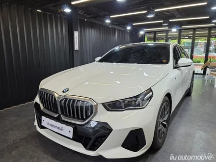 BMW G60 5시리즈 기어패널 + 선루프라인 실내등 엠비언트.