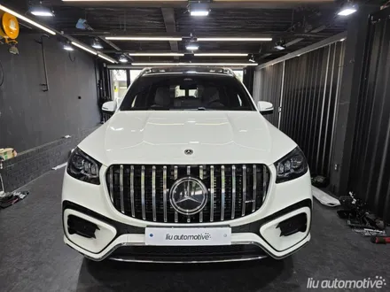 벤츠 GLS 페이스리프트 고정식 스텝을 전동식 확장버전 스텝 으로 교체 하기 + 엠비언트 풀패키지.