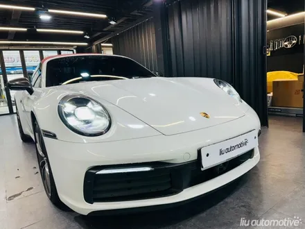 포르쉐 992 카레라 911 계기판 크로노 옐로우 컬러 변경 옵션.