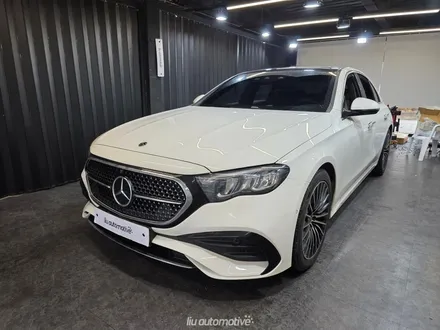 벤츠 2026 E200 E클래스 부메스터 + 미드레인지 엠비언트 패키지 W214.