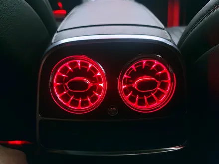 벤츠 S63 쿠페 터빈 송풍구 엠비언트 세트. 1,2열 송풍구 모두에 엠비언트.