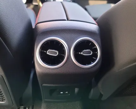 벤츠 A45 AMG 루프스킨 + 인테리어 튜닝 패키지. 부메스터 + AMG 핸들 + AMG 대쉬보드 패널 + 후석 송풍구.