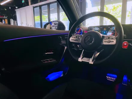 벤츠 W177 A45 AMG 순정 엠비언트 확장 작업. 순정으로 정확하게.