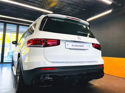 벤츠 GLB200d 45AMG 타입 디퓨저 세트. AMG 리어 디퓨저로 완성되는 뒷모습.