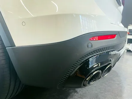 벤츠 GLB AMG 디퓨저 세트. AMG 리어 디퓨저로 완성되는 뒷모습.