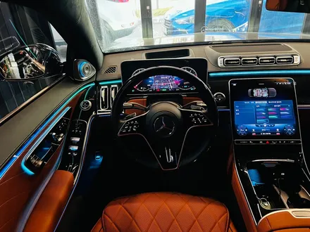 벤츠 W223 S클래스 4D 부메스터 + 액티브엠비언트 세트. 화려한 퍼포먼스 최강조합.