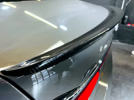 BMW G12 7시리즈 익스테리어 바디 패키지. 블랙 그릴 + 사이드미러 + 카본 스포일러.