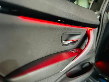 BMW 3GT 리츠 스마트 엠비언트 시공 작업.