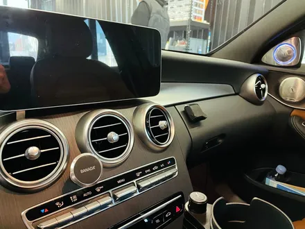 벤츠 W205 C클래스 64컬러 송풍구 엠비언트. 후석까지 화려한 분위기로.