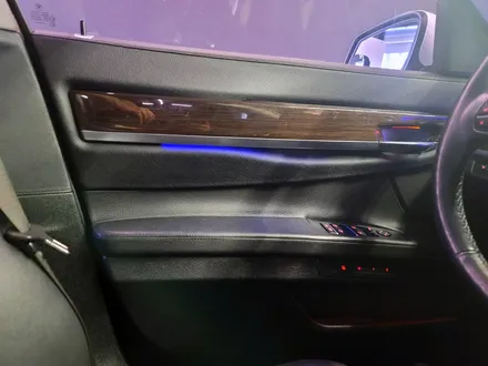 BMW F02 7시리즈 리츠 스마트 엠비언트. 모두가 탐내는 차에도 필수, 엠비언트.
