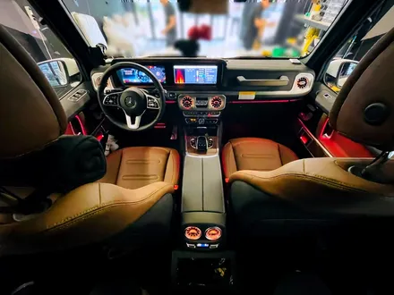 벤츠 G400d 송풍구 터빈 엠비언트. 후석까지 완벽하게 터빈 송풍구 엠비언트 세트.