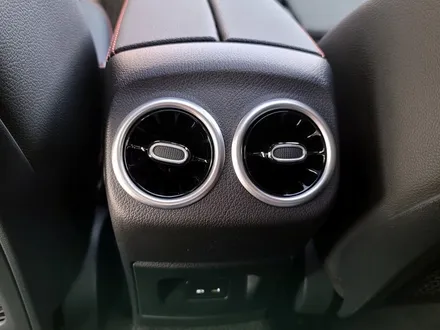 벤츠 A45 AMG 루프스킨 + 인테리어 튜닝 패키지. 부메스터 + AMG 핸들 + AMG 대쉬보드 패널 + 후석 송풍구.