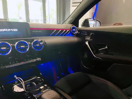 벤츠 W177 A45 AMG 순정 엠비언트 확장 작업. 순정으로 정확하게.