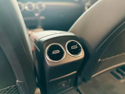 벤츠 W177 A45AMG 순정부품 후석송풍구 생성 + 블랙 엠블럼 교체 세트.