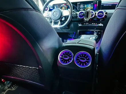 벤츠 A45 AMG 순정 엠비언트 확장 + AMG 패널 + 후석 송풍구 + 미드레인지.
