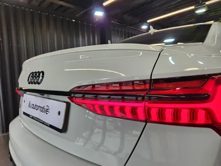 아우디 A6 크롬딜리트 블랙팩 랩핑 + 파츠 교체 세트.
