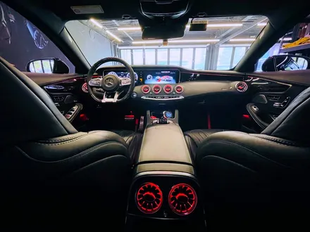 벤츠 S63 AMG 쿠페 송풍구 엠비언트 패키지. 엠비언트 송풍구로 인테리어 드레스업.