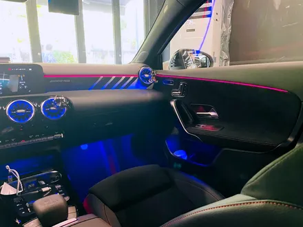 벤츠 W177 A45 AMG 순정 엠비언트 확장 작업. 순정으로 정확하게.