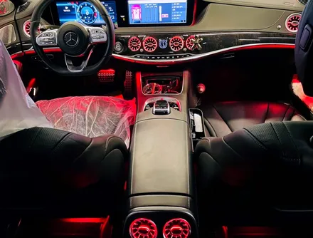 벤츠 W222 S클래스 S350d 송풍구 트위터 엠비언트 세트. 두 가지 엠비언트로 실내 인테리어 연출하기.