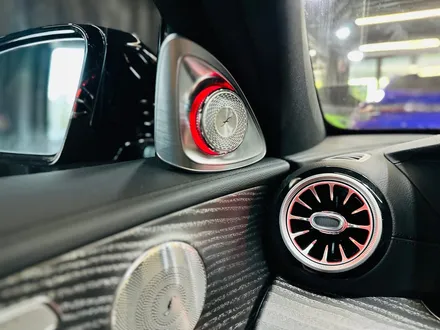 벤츠 W213 E53AMG 4D부메스터 + 송풍구엠비언트.