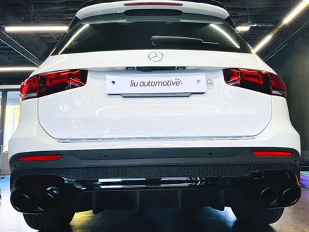 벤츠 GLB200d 45AMG 타입 디퓨저 세트. AMG 리어 디퓨저로 완성되는 뒷모습.