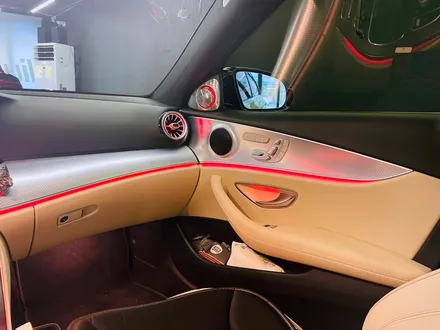 벤츠 W213 E250 E클래스 엠비언트 풀패키지. 송풍구 엠비언트 + 전동 트위터 세트.