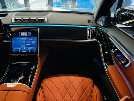 벤츠 W223 S클래스 4D 부메스터 + 액티브엠비언트 세트. 화려한 퍼포먼스 최강조합.