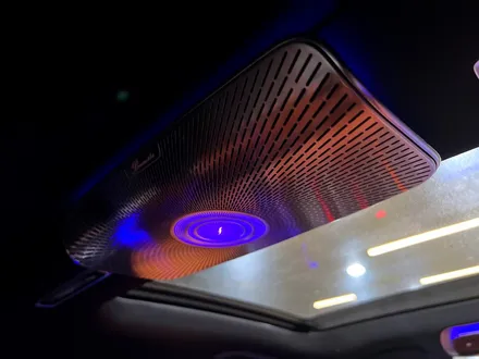 벤츠 W223 S클래스 순정 4D 전동 부메스터 스피커 + 천장 엠비언트 연동 패키지.