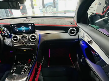 벤츠 GLC 63AMG 엠비언트 풀패키지.