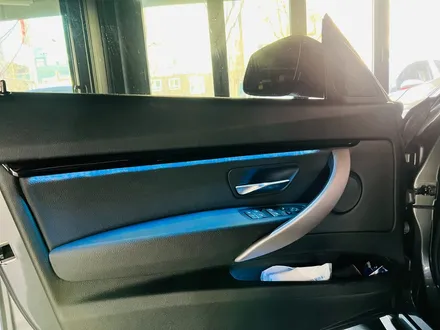 BMW 3GT 리츠 스마트 엠비언트 시공 작업.