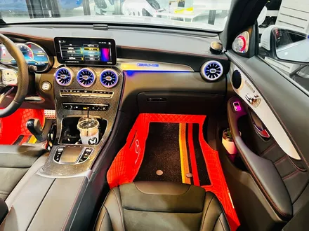 벤츠 GLC 43AMG 엠비언트 풀패키지 (송풍구+트위터 외).