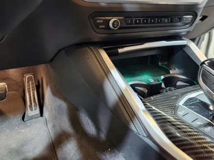 BMW G26 4시리즈 그란쿠페 기어패널 엠비언트 확장 작업.