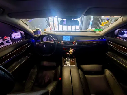 BMW F02 7시리즈 리츠 스마트 엠비언트. 모두가 탐내는 차에도 필수, 엠비언트.