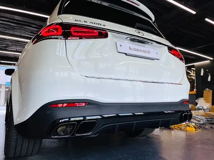 벤츠 신형 GLS AMG GLS63 타입 리어 디퓨저. AMG 리어 디퓨저로 새로워지는 뒷모습.