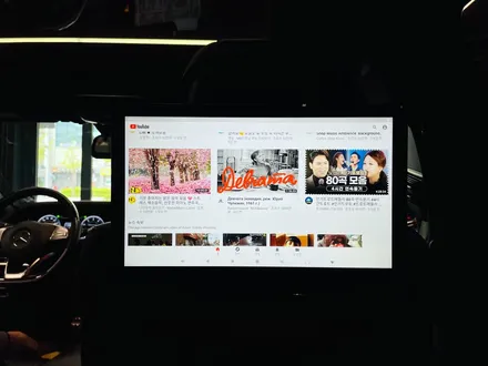 벤츠 W222 S클래스 2열 후석 모니터 + M2C. 터치가 안되는 모니터, 불편을 느낀다면.