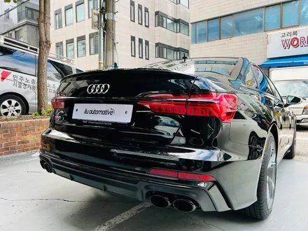 아우디 A6 C8 신차 출고 패키지 (S6그릴+RS6그릴+디퓨저+스포일러+미러+테일램프+실내엠비언트+컵홀더설치+타공기어노브+S6시동버튼+후석USB설치+안전벨트엠비언트+크롬죽이기).