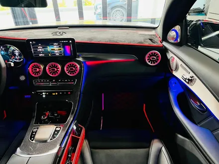 벤츠 GLC 63AMG 엠비언트 풀패키지.