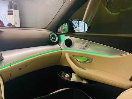 벤츠 W213 E250 E클래스 엠비언트 풀패키지. 송풍구 엠비언트 + 전동 트위터 세트.