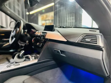BMW 3GT 리츠 스마트 엠비언트 시공 작업.