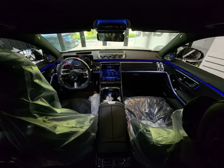 벤츠 W223 S클래스 피아노트림 + 액티브엠비언트 + 부메스터.