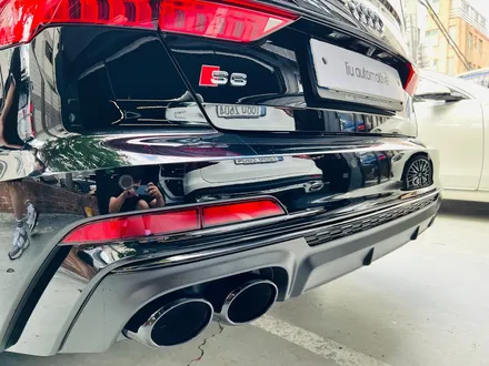 아우디 A6 C8 신차 출고 패키지 (S6그릴+RS6그릴+디퓨저+스포일러+미러+테일램프+실내엠비언트+컵홀더설치+타공기어노브+S6시동버튼+후석USB설치+안전벨트엠비언트+크롬죽이기).