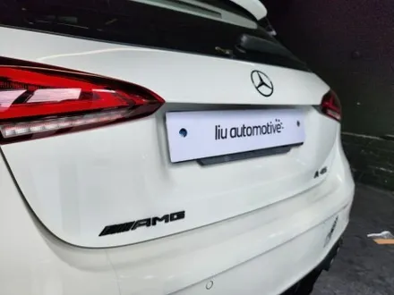 벤츠 W177 A45AMG 순정부품 후석송풍구 생성 + 블랙 엠블럼 교체 세트.