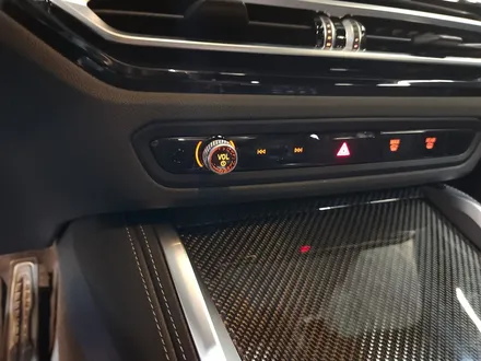 BMW i4 실내 카본 인테리어 + 리츠 광각미러 + 크리스탈 기어노브 세트.