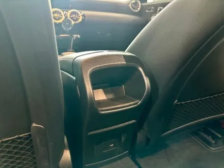 벤츠 W177 A45AMG 순정부품 후석송풍구 생성 + 블랙 엠블럼 교체 세트.