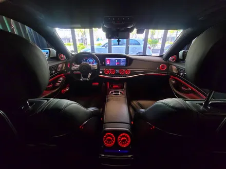 벤츠 W222 S63 AMG 터빈 송풍구 엠비언트. 전후석 송풍구 모두에 엠비언트 더하기.
